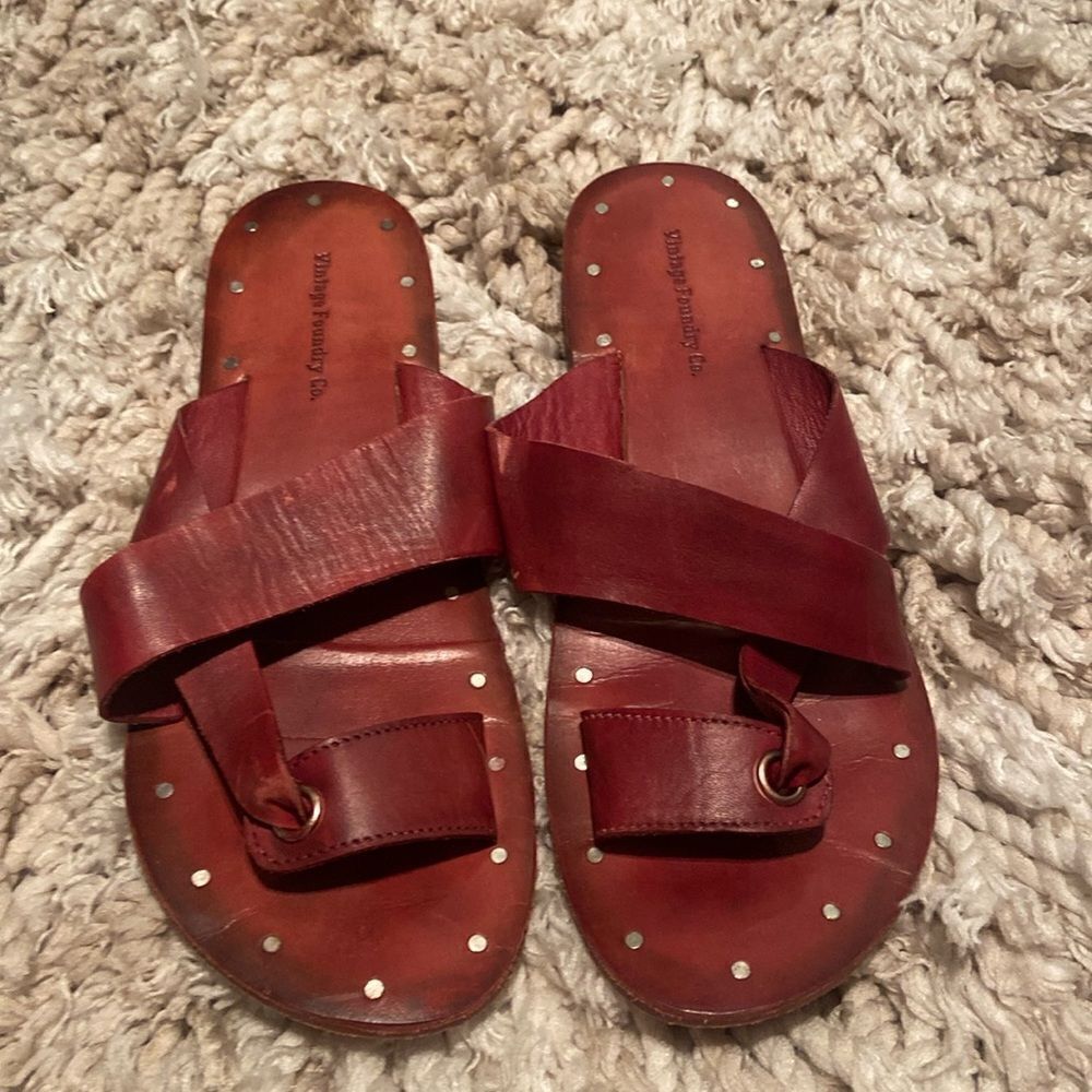 Vintage Foundry Co Womens Eleni Thong Sandal Red Leather Size 8